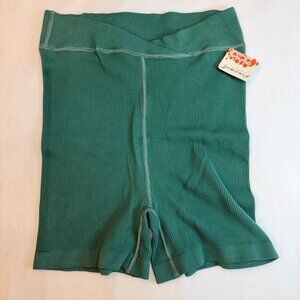 Free People Movement Bike Shorts Large Green Ribbed Free Throw NWT Gym Workout